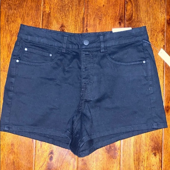 High Waisted Shorts - Picture 2 of 3